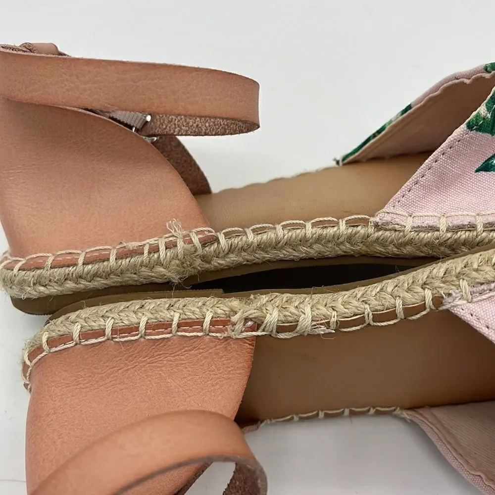 Old Navy Hawaiian espadrilles sandals